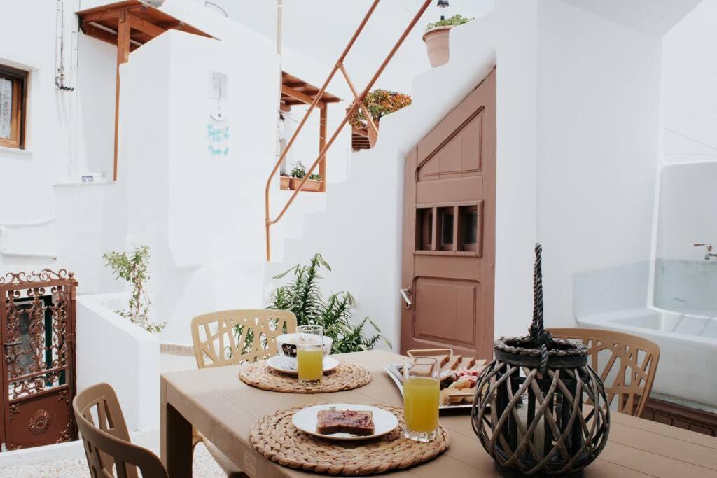 Castlevania- Traditional House In The Castle Naxos City Exterior photo